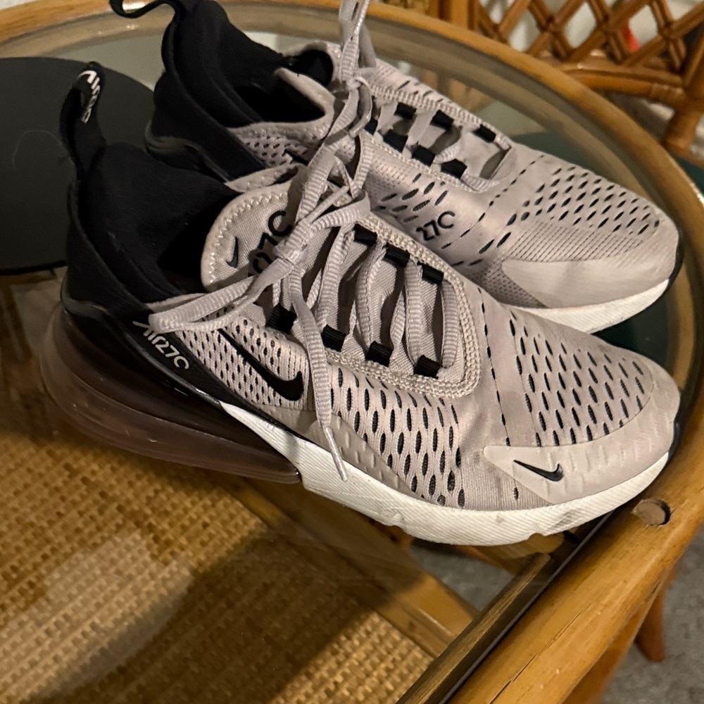 Nike Air Max 270 in Black and Gray
